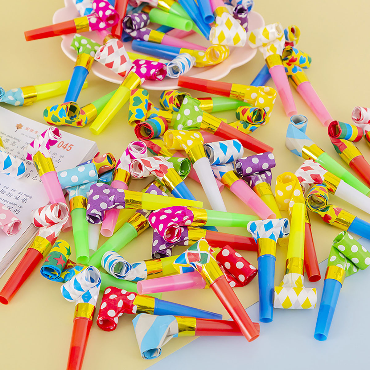 30PCS Colorful Whistles Toy Fu - đánh giá và giá Party Games Engagement